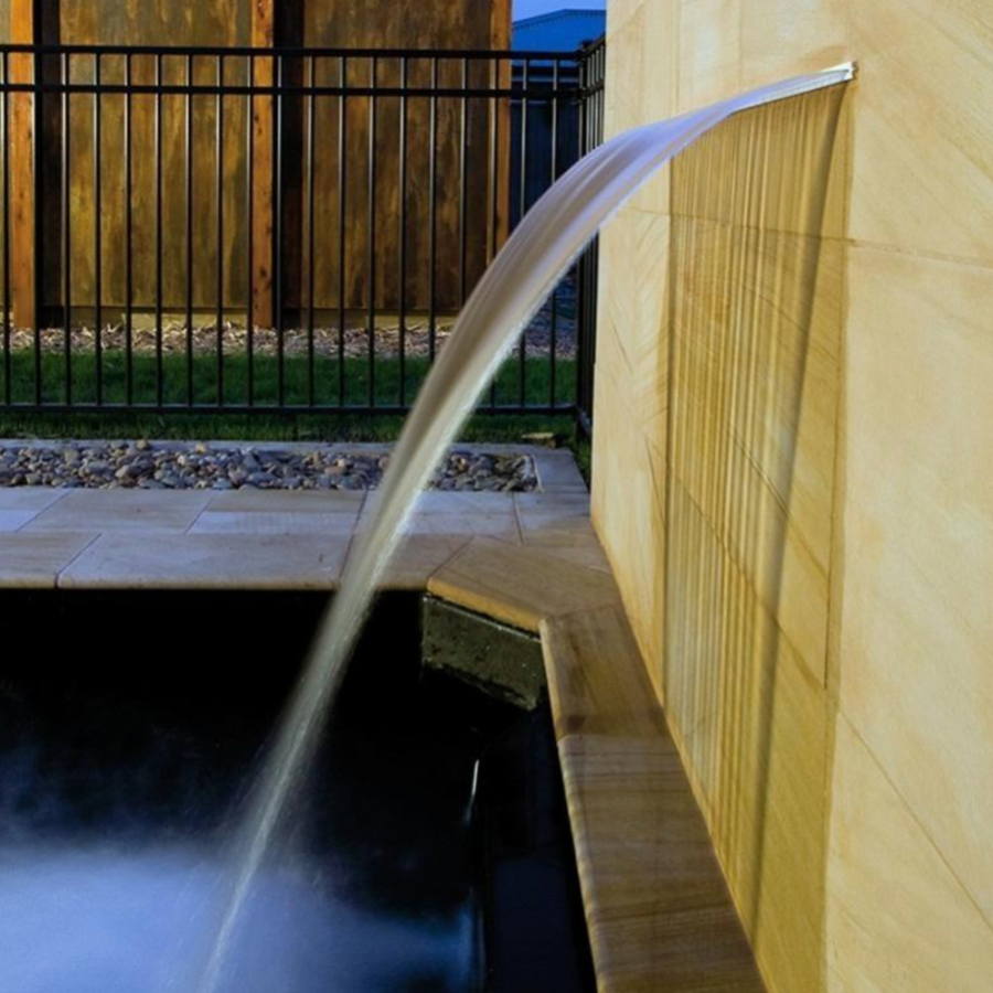 Cascade murale pour piscine ASTRALPOOL – Lame d'eau Silkflow